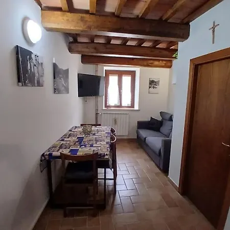 Rifugio San Vicino 펜션 *