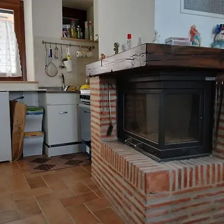 Rifugio San Vicino 펜션 *